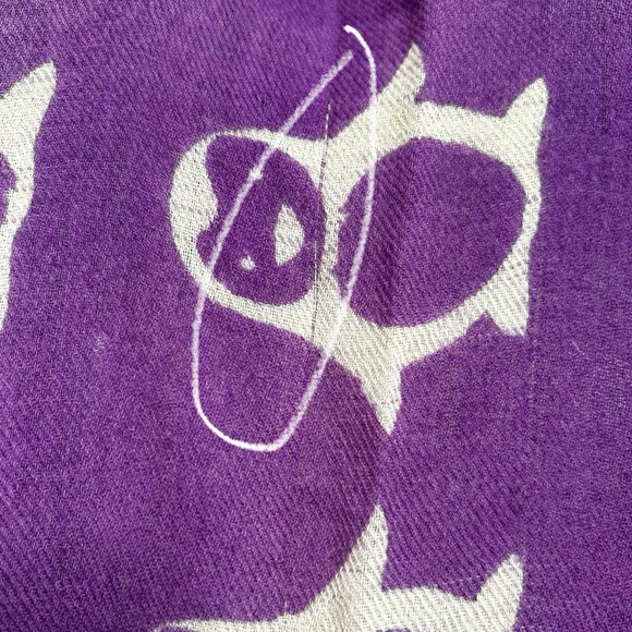 Codello Super Fun Pinguin 100% Wool Scarf In Purple - Picture 5 of 6